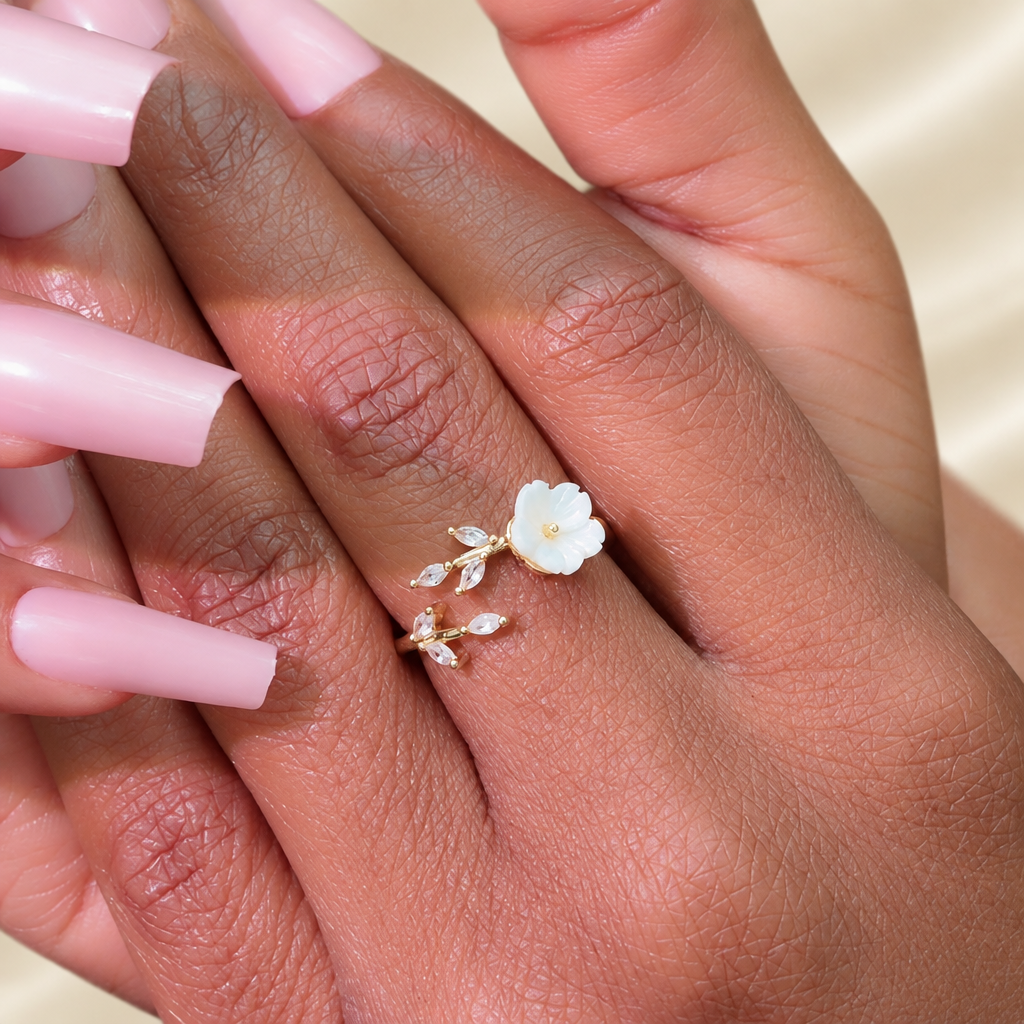 Cream-background draft of the white flower ring