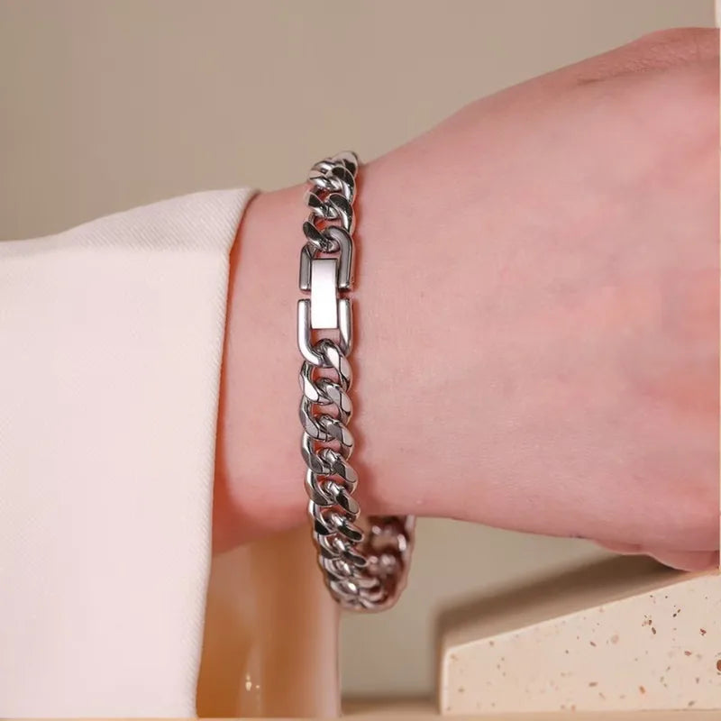 Unisex Waterproof Non-Tarnish Cuban Chain Link Bracelet — Titanium Steel