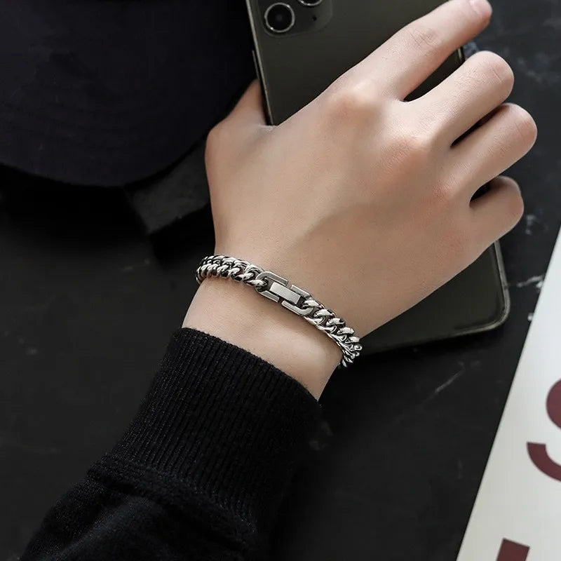 Unisex Waterproof Non-Tarnish Cuban Chain Link Bracelet — Titanium Steel