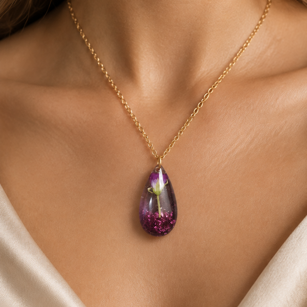 Fairy Queen necklace model-photo retry