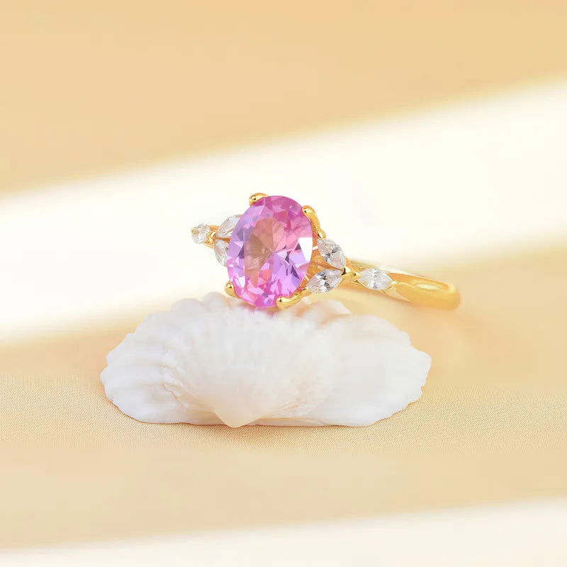Ovaler Ring mit rosa Zirkon