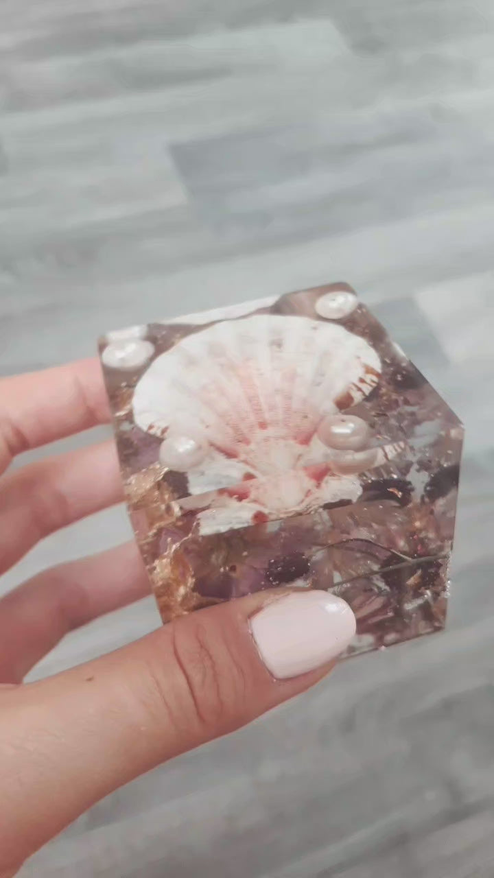 Botanical Resin Cube Lamp